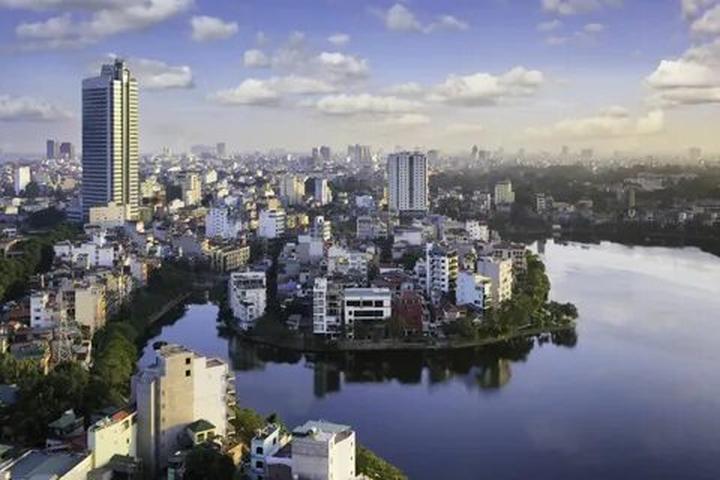 Phương Oanh diện set đồ 50 - Cảm hứng video marketing từ Hotspot Matrix